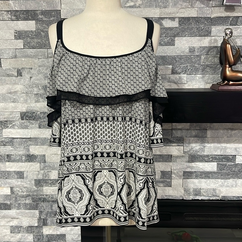 White House Black Market Cold Shoulder Sleeves Blouse Size S